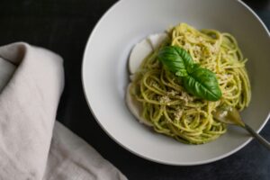 Garlic Spinach Pasta (15-Min Budget Meal)